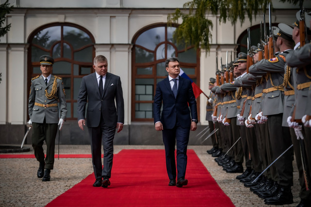 FOTO | Dorin Recean s-a întâlnit cu premierul Slovaciei, Robert Fico: „Nu există o soluție mai bună decât să fiți membri ai Uniunii Europene”