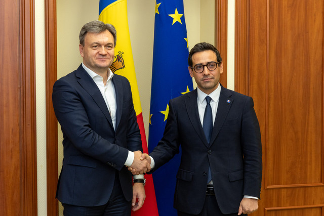 FOTO | Premierul Dorin Recean a discutat cu miniștrii de externe ai Franței și României 