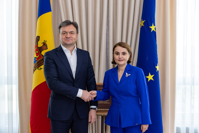 FOTO | Premierul Dorin Recean a discutat cu miniștrii de externe ai Franței și României 