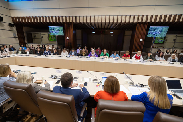 FOTO | La Parlament a avut loc o rundă de discuții publice privind rolul femeilor în silvicultură
