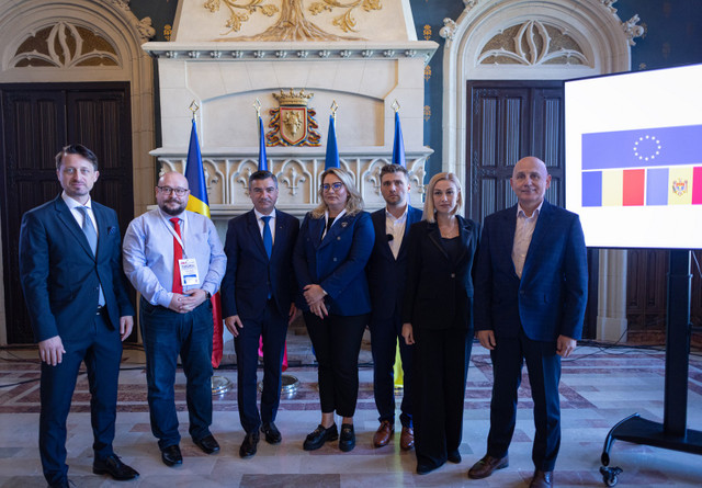 FOTO | Participanții Forumului Orașelor Înfrățite de la Iași au exprimat sprijin deplin pentru integrarea europeană a Republicii Moldova și Ucrainei