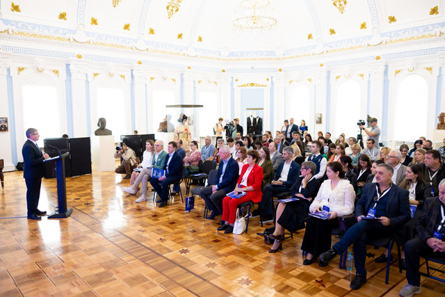 FOTO | Igor Grosu, la Forumul Cultural: „Încercăm să aducem tinerii în muzee, teatre, în săli de concerte”