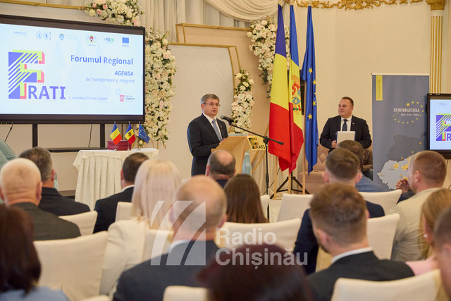 FOTO | A fost semnat contractul de construire a podului peste Prut de la Ungheni. Igor Grosu: „Acum se construiesc poduri din piatră, care să facă pentru totdeauna unirea dintre cele două maluri de Prut”