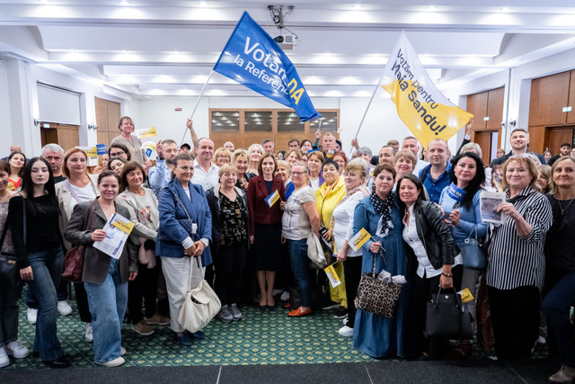 ELECTORALA 2024 | FOTO. Maia Sandu s-a întâlnit cu cetățeni ai Republicii Moldova stabiliți în Italia: „Conaționalii noștri din diasporă sunt Republica Moldova”