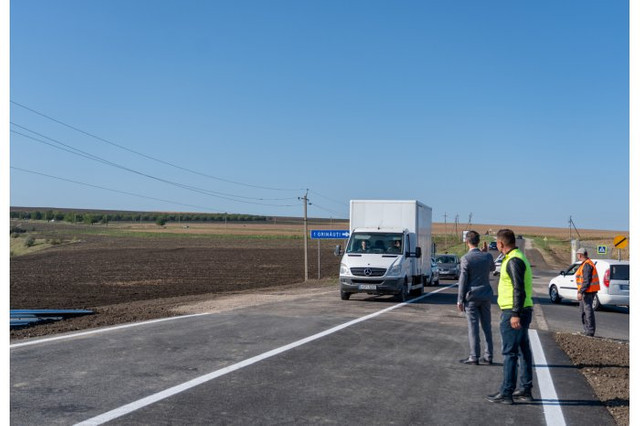 FOTO | Podul peste Răut de la Pelinia, redeschis circulației cu trei luni mai devreme