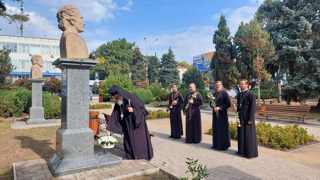 FOTO | Omagiu limbii române, adus ieri de către Episcopia de Bălți a Mitropoliei Basarabiei. PS Antonie: „Pentru noi, cei din Bălți, Ziua Limbii Române trebuie să fie în fiecare zi” 