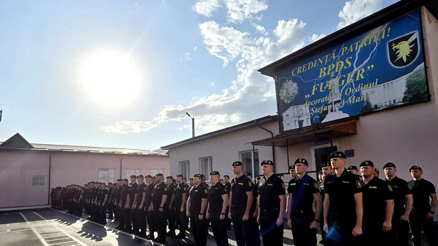 GALERIE FOTO | Polițiștii din cadrul Brigăzii de Poliție cu Destinație Specială „Fulger” luptă pentru „Bereta Neagră”