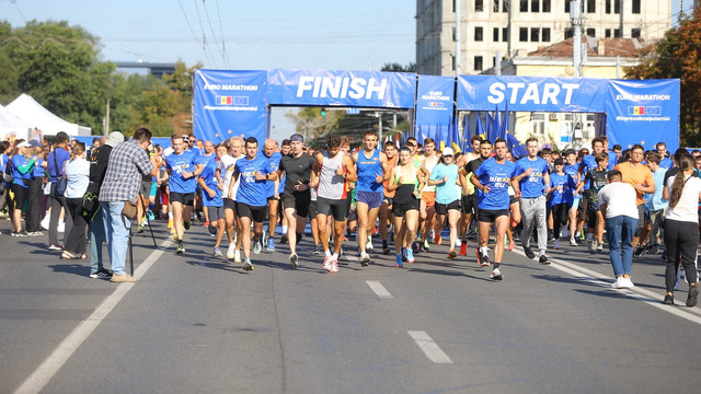 FOTO | Euro Marathon 2024: Peste 5000 de oameni au alergat împreună spre un viitor european