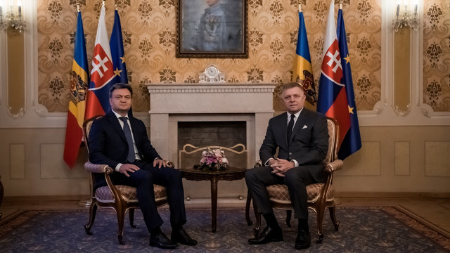 FOTO | Dorin Recean s-a întâlnit cu premierul Slovaciei, Robert Fico: „Nu există o soluție mai bună decât să fiți membri ai Uniunii Europene”