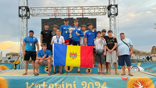 GALERIE FOTO | Doi luptători de stil liber din Republica Moldova au devenit campioni mondiali la lupte pe plajă