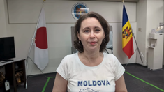 VIDEO | Prima cetățeană a Republicii Moldova din diaspora a votat. A parcurs 1300 de km din Coreea de Sud până la secția din Tokyo