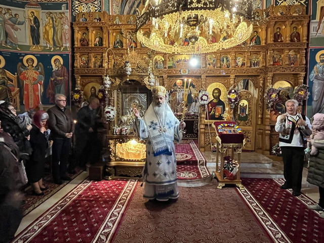 FOTO | O candelă pentru unitatea neamului românesc va arde la Mănăstirea Bisericani, jud. Neamț. Sfânta Liturghie a fost oficiată de Părintele Antonie, Episcopul de Bălți al Mitropoliei Basarabiei