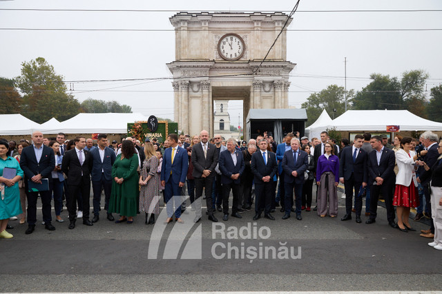 Ziua Națională a Vinului | Comisarul European pentru Agricultură: „R. Moldova are nevoie de UE, dar și UE are nevoie de voi, de produsele agricole, de vinul moldovenesc” (Galerie Foto)