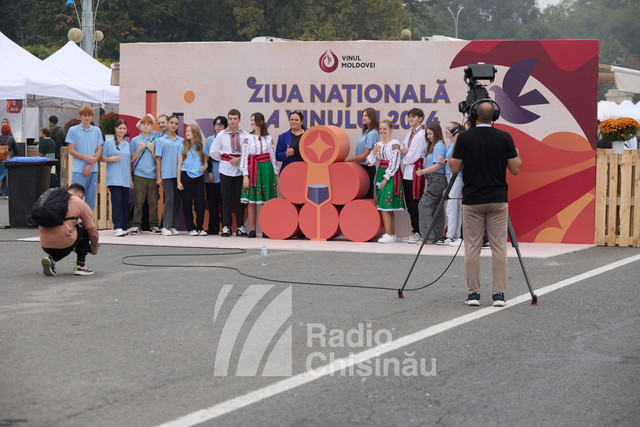 Ziua Națională a Vinului | Comisarul European pentru Agricultură: „R. Moldova are nevoie de UE, dar și UE are nevoie de voi, de produsele agricole, de vinul moldovenesc” (Galerie Foto)