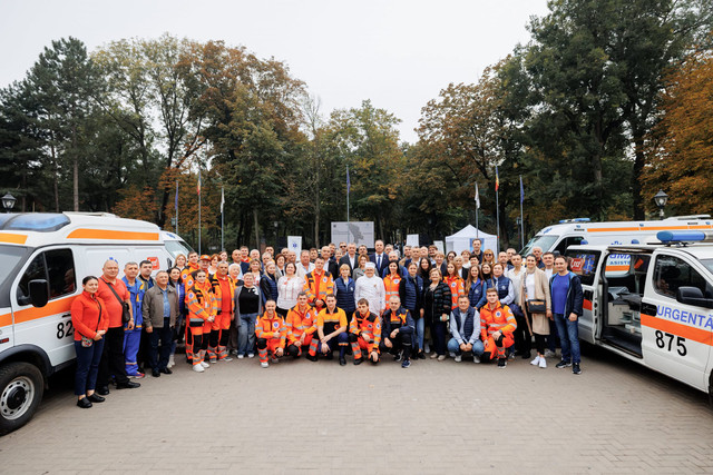 FOTO | La Chișinău a fost marcată Ziua Națională a Ambulanței. Igor Grosu: „Planul nostru este să construim în continuare un sistem de sănătate modern”