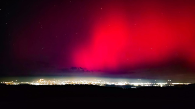 FOTO | Aurora boreală, spectacol de culori pe cerul mai multor localități din Republica Moldova