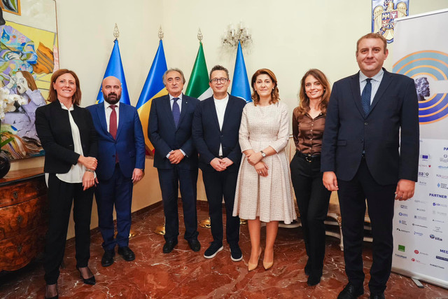 FOTO | Ambasadele României și a Republicii Moldova în Italia au organizat, în colaborare, o conferință despre dezinformarea în contextul referendumului de aderare la UE 