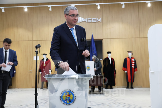 LIVE TEXT | Alegeri prezidențiale și referendum 2024. UPDATE: STOP VOT! Secțiile de votare din Republica Moldova s-au închis la ora 21:00. Aproape 50% dintre alegători au votat la referendum