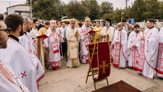 Prima biserică cu arhitectură românească din Ungheni a fost sfințită de un sobor de preoți de pe ambele maluri ale Prutului