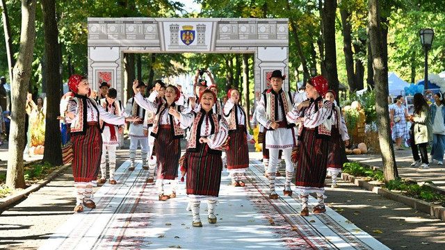 Traficul rutier pe anumite străzi din Chișinău va fi suspendat în legătură cu desfășurarea Festivalului etniilor. Cum va circula transportul public 