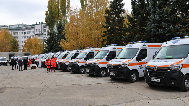 FOTO | Parcul de ambulanțe al CNAMUP a fost reînnoit cu 21 de autosanitare