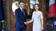 Emmanuel Macron o felicită pe Maia Sandu, în limba română: „Democrația a triumfat în fața tuturor ingerințelor și manevrelor”