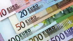 Euro și dolarul se scumpesc. Cursul valutar stabilit de BNM