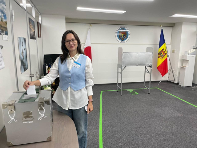 FOTO | Primele voturi din diasporă: 11 cetățeni au votat în Japonia 