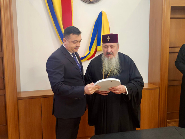 FOTO | Mitropolia Basarabiei și Ministerul Afacerilor Interne au semnat un protocol de cooperare pentru sprijinirea activităților religioase și promovarea valorilor spirituale 