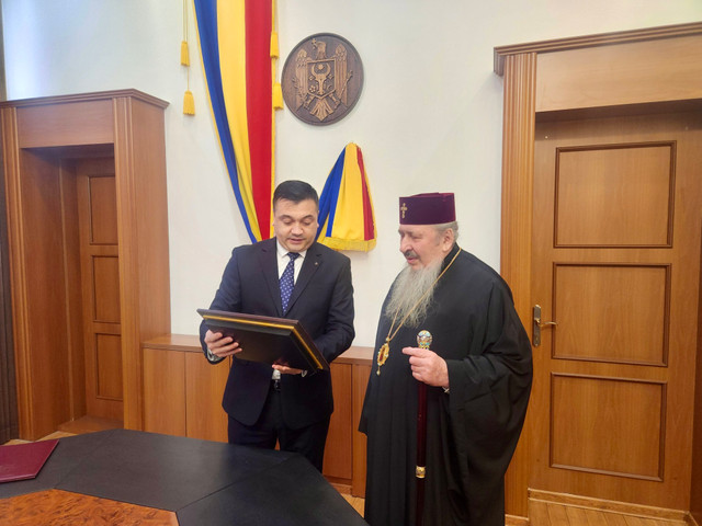 FOTO | Mitropolia Basarabiei și Ministerul Afacerilor Interne au semnat un protocol de cooperare pentru sprijinirea activităților religioase și promovarea valorilor spirituale 