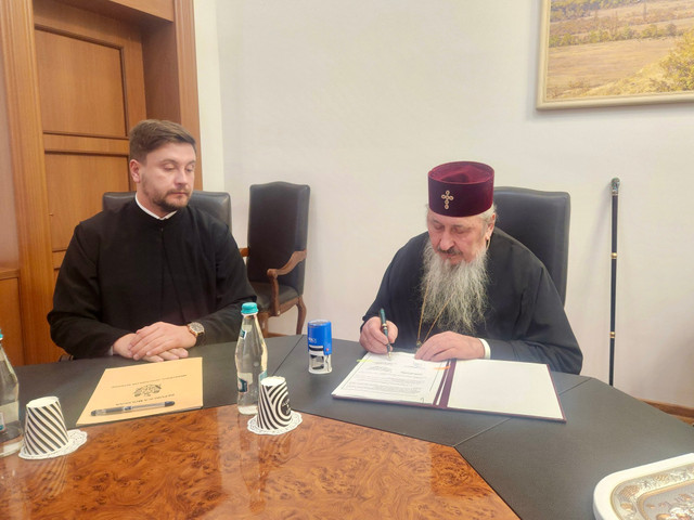 FOTO | Mitropolia Basarabiei și Ministerul Afacerilor Interne au semnat un protocol de cooperare pentru sprijinirea activităților religioase și promovarea valorilor spirituale 