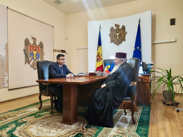 FOTO | Mitropolia Basarabiei și Ministerul Afacerilor Interne au semnat un protocol de cooperare pentru sprijinirea activităților religioase și promovarea valorilor spirituale 