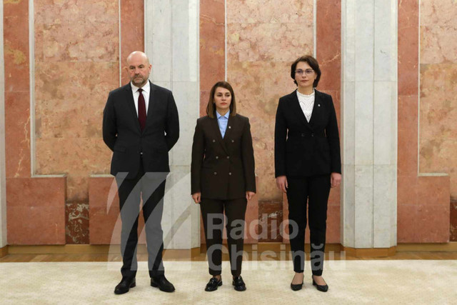 FOTO | Cei trei miniștri au depus jurământul de învestire în funcție. Ce mesaje le-au transmis Maia Sandu și Dorin Recean