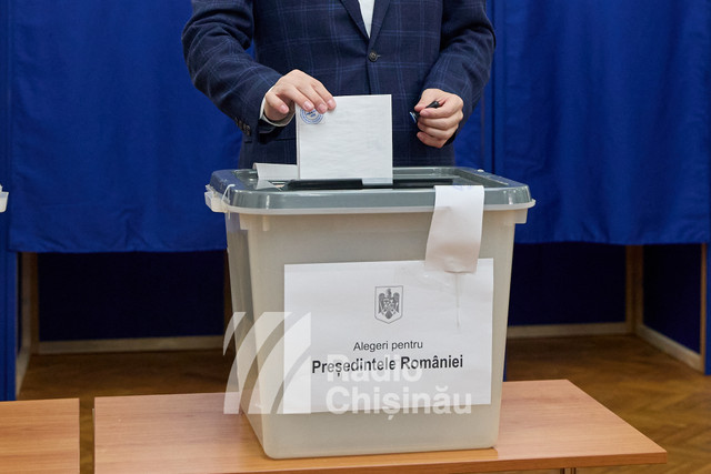 FOTO | Adrian Dupu a votat la Chișinău: „Am votat pentru că iubesc România. Am votat și cu gândul la Republica Moldova”