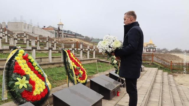 Secretarul de stat al DRRM, Adrian Dupu, a adus un omagiu eroilor români din al II-lea Război Mondial, la Cimitirul de Onoare Românesc de la Țiganca (FOTO)