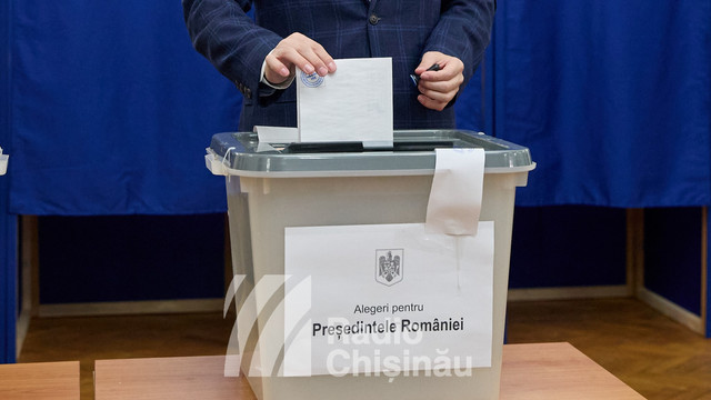 VOX Radio Chișinău | „Vrem un președinte pentru prosperitatea României Mari”. Pentru ce au votat românii din Republica Moldova la alegerile prezidențiale din România (FOTO)