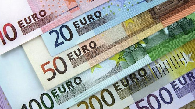 Euro și dolarul se scumpesc. Cursul valutar stabilit de BNM