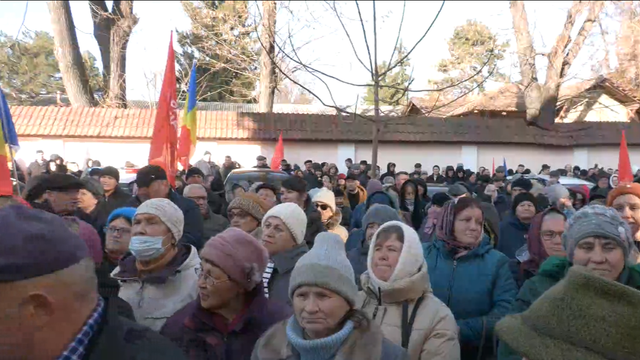 PSRM protestează în fața Curții Constituționale, cerând renumărarea voturilor de la alegerile prezidențiale