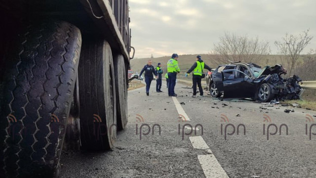 FOTO | Trei oameni au murit într-un accident teribil la Galați. Automobilele erau îmnatriculate în Republica Moldova