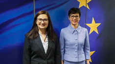 FOTO | Cristina Gherasimov s-a întâlnit cu noua comisară pentru extindere, Marta Kos. Progresele înregistrate de R. Moldova în ultimul an pe agenda europeană, în discuții