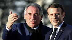 Emmanuel Macron l-a numit prim-ministru al Franței pe aliatul său centrist François Bayrou