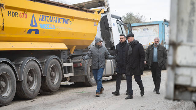 FOTO | Vladimir Bolea a vizitat portul Giurgiulești. Activitatea curentă și proiectele viitoare de dezvoltare, discutate cu administrațiile complexului
