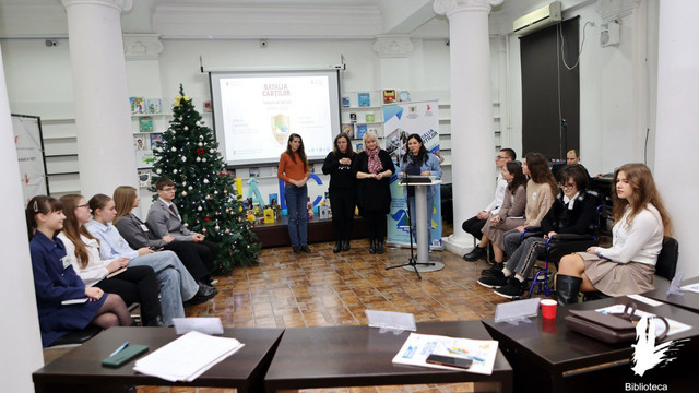 Galerie FOTO | Finaliștii concursului „Bătălia cărților” de la Biblioteca Municipală „B. P. Hasdeu” au decis care este cartea anului`