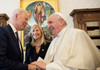 Joe Biden l-a decorat pe Papa Francisc cu medalia prezidențială a libertății, cea mai înaltă distincție civilă din SUA