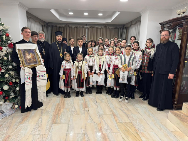 FOTO | Episcopia Basarabiei de Sud a primit colindători în Ajun de Crăciun pe stil vechi