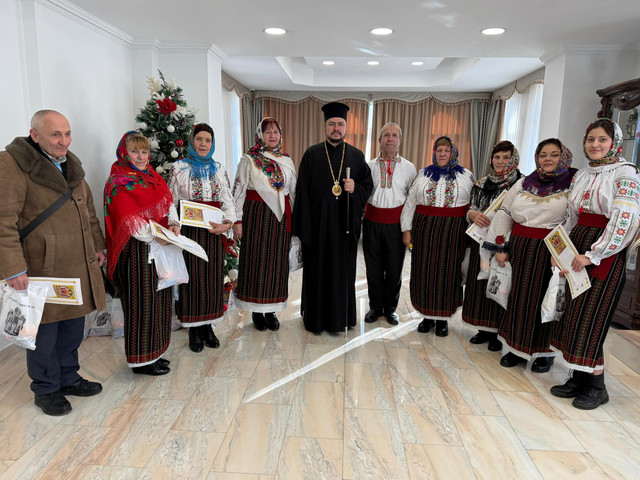 FOTO | Episcopia Basarabiei de Sud a primit colindători în Ajun de Crăciun pe stil vechi