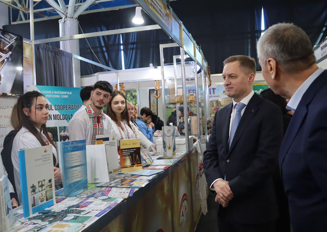 FOTO | Adrian Dupu, la deschiderea Expoziției Naționale „Fabricat în Moldova”: „România e principalul partener economic al R. Moldova, dar și principala piață de desfacere a produselor moldovenești în UE” 