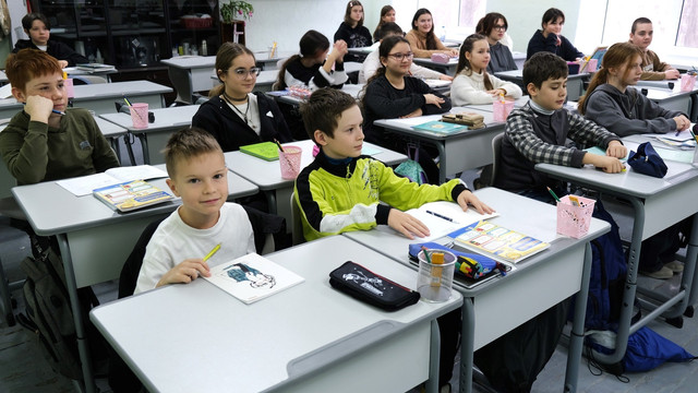 MEC a dotat cu mobilier nou două școli în care studiază elevi refugiați din Ucraina (FOTO)