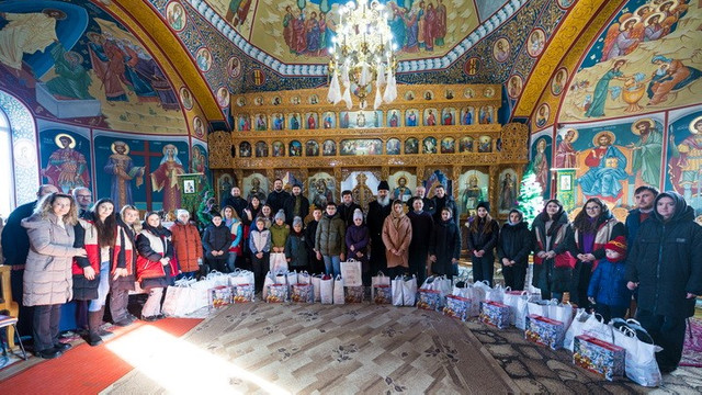 FOTO | Circa 200 de copii din cadrul Episcopiei de Bălți a Mitropoliei Basarabiei au primit cadouri de la Asociația Filantropia Ortodoxă Huși