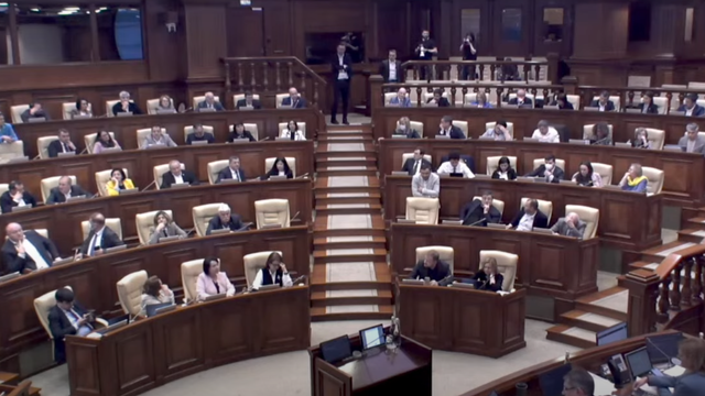 Deputații au votat în prima lectură legea care prevede lichidarea procuraturilor specializate și crearea PACCO